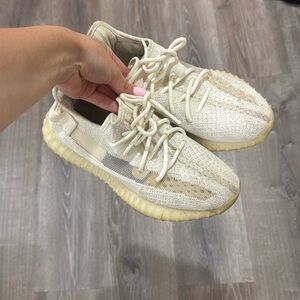 Yeezys Adidas Cream Sneakers with Boost Cushioning and Primeknit Upper